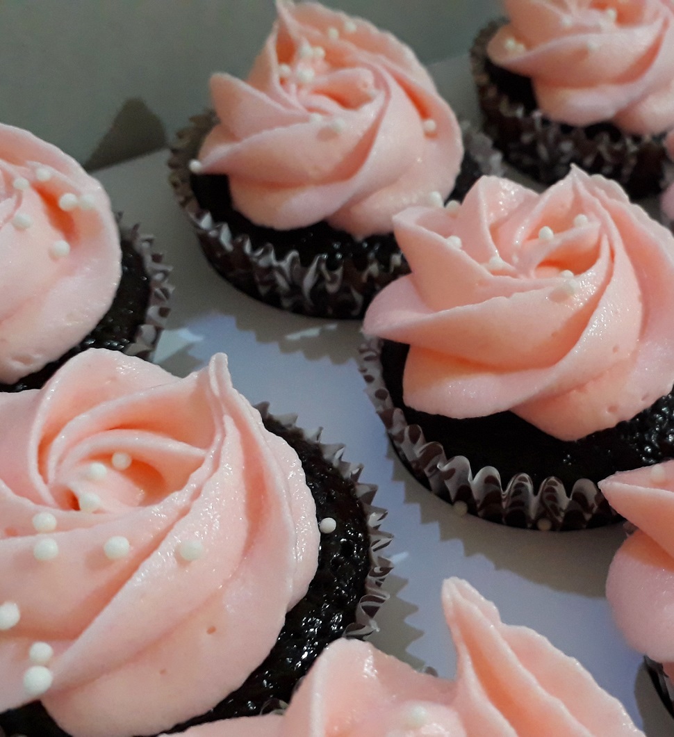 chocolate cupcake rose design